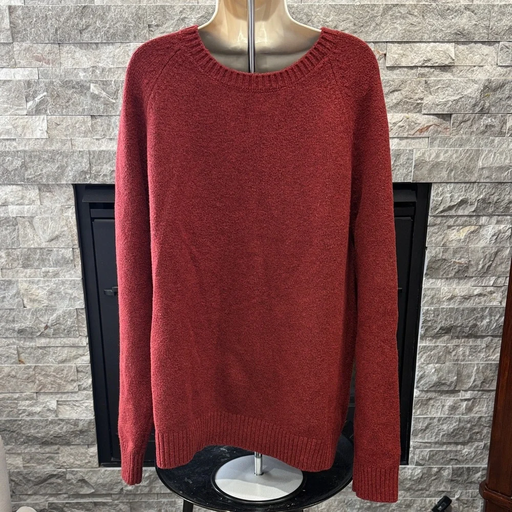 Banana Republic Men's Burnt Red Crewneck Sweater